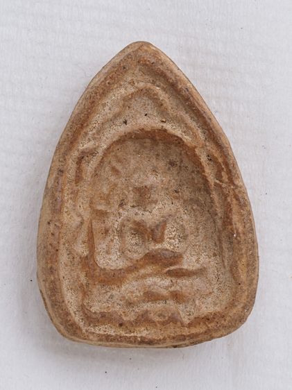 พระเนื้อดิน 28036916