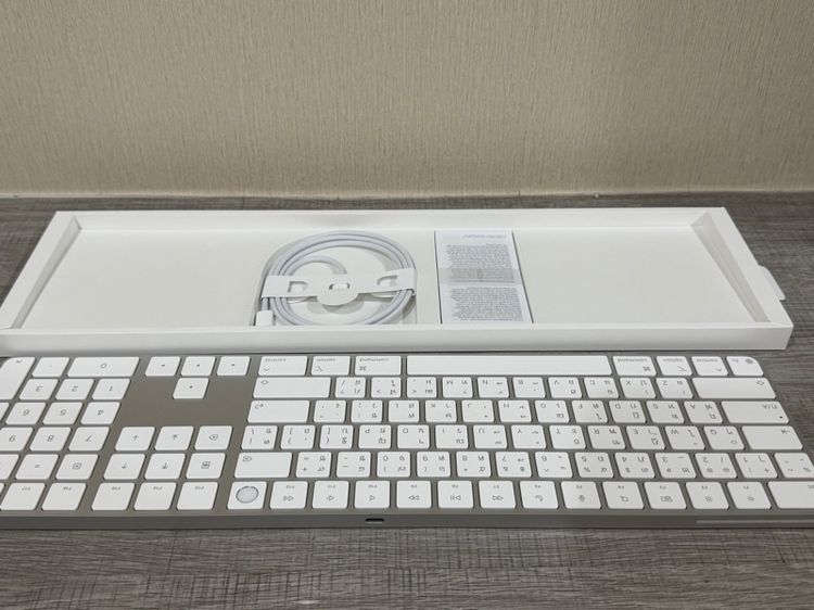 คีย์บอร์ด Magic Keyboard พร้อม Touch ID และแป้นตัวเลข  รูปที่ 4