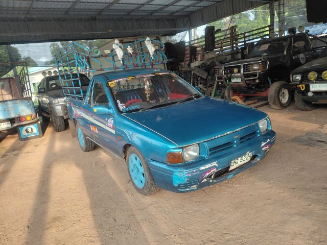 Nissan NV 1988 1.6 Queen Cab LXT Pickup เบนซิน LPG เกียร์ธรรมดา ฟ้า