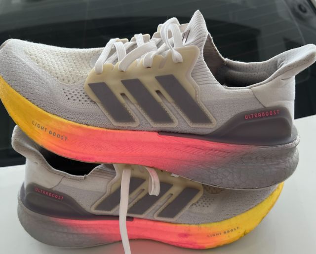 ขายถูก Adidas Ultraboost light size 40-255cm ของแท้ นุ่มเบาสบาย รูปที่ 4