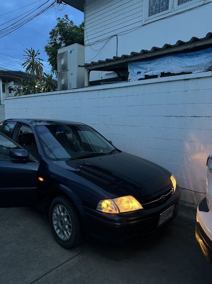 รถ Ford Laser 1.6 GLX สี น้ำเงิน