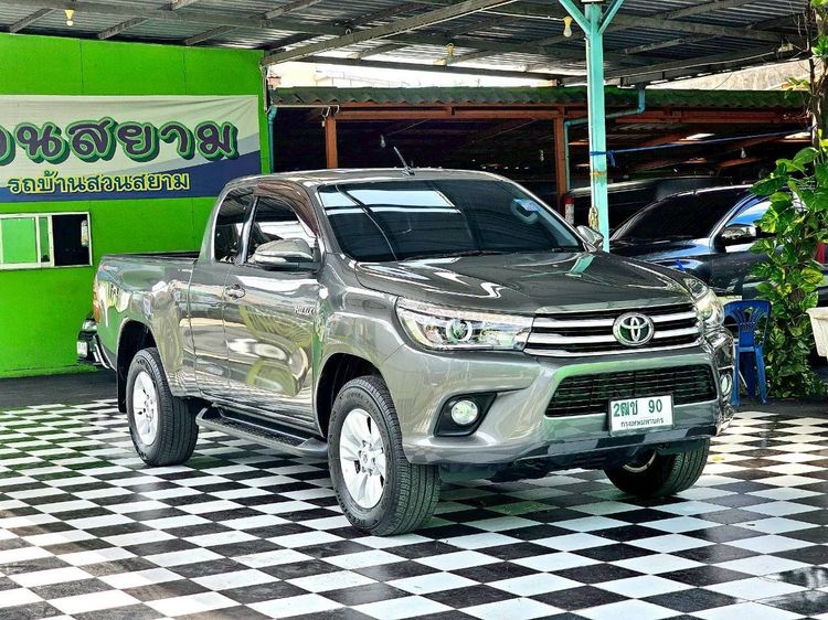 รถ Toyota Hilux Revo 2.4 E Prerunner สี เทา