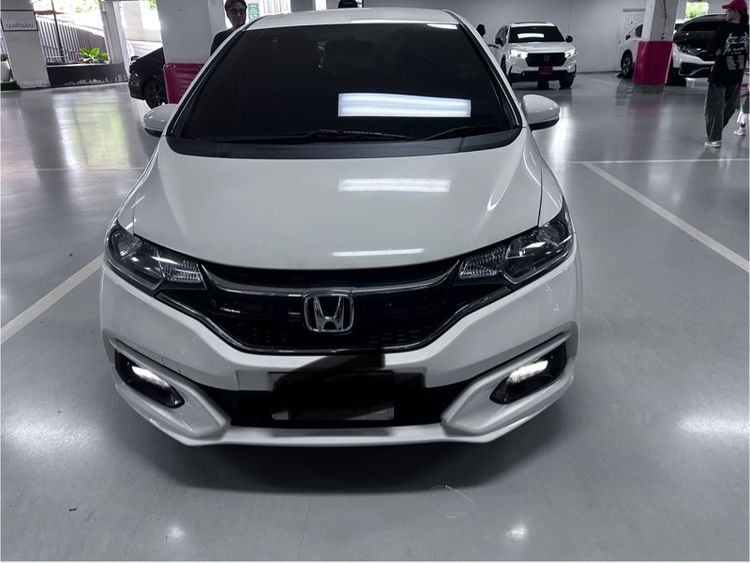 รถ Honda Jazz 1.5 V+ สี ขาว
