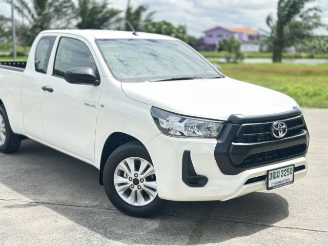 รถ Toyota Hilux Revo 2.4 Z Edition Mid สี ขาว