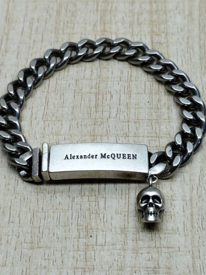 สร้อยข้อมือ Alexander McQueen