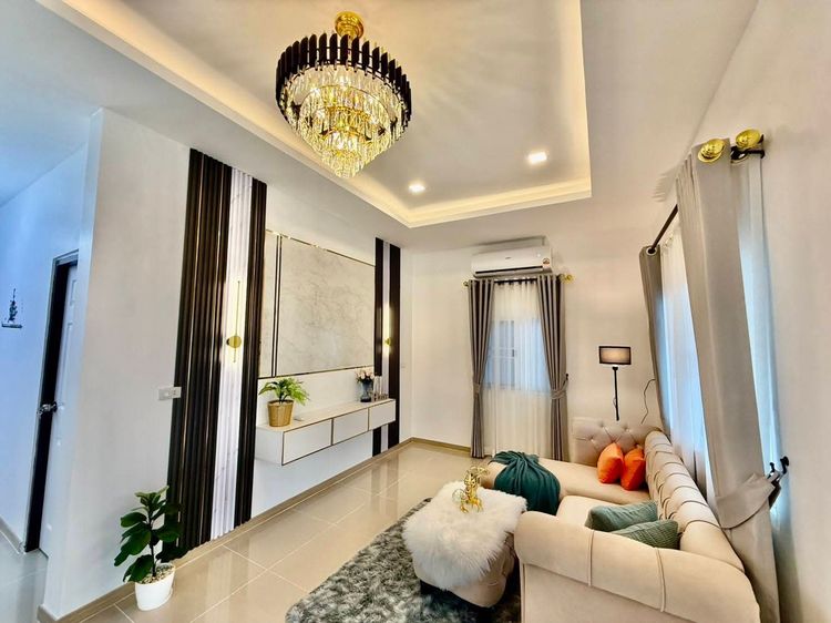 ตกแต่งครบ บ้านเดี่ยวพัทยา 3 นอนรีโนเวทใหม่เฟอร์นิเจอร์ใหม่หิ้วกระเป๋าใบเดียวอยู่ได้เลย มีบริเวณเดินได้รอบบ้าน น้ำไม่ท่วม รูปที่ 2
