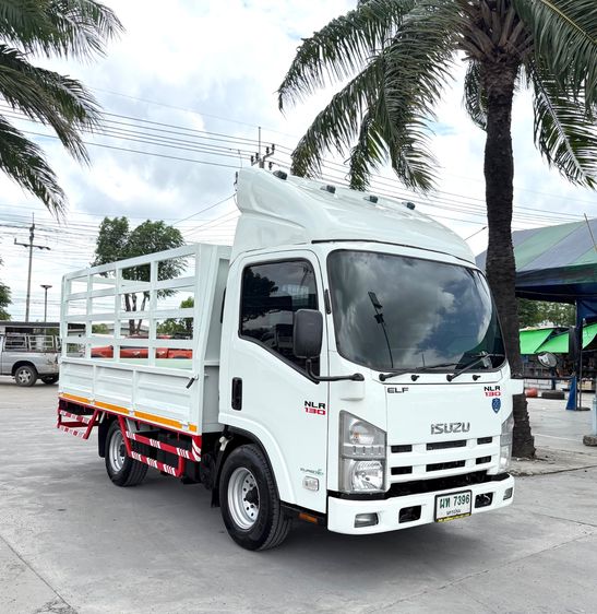 รถ ISUZU NLR 130 แรง รถห้างแท้  (4 ล้อไม่ติดเวลา) ปี 2560 กะบะคอกสูง ยาว 3.50 กว้าง 1.90 ม. รถสวย มือเดียว  รูปที่ 2
