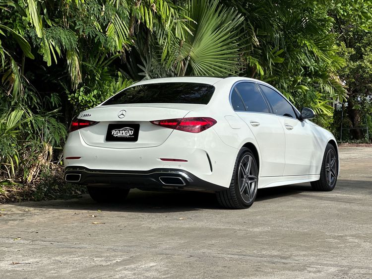 Mercedes-Benz C-Class 2022 C350e Sedan ปลั๊กอินไฮบริด (PHEV) ไม่ติดแก๊ส เกียร์อัตโนมัติ ขาว รูปที่ 2