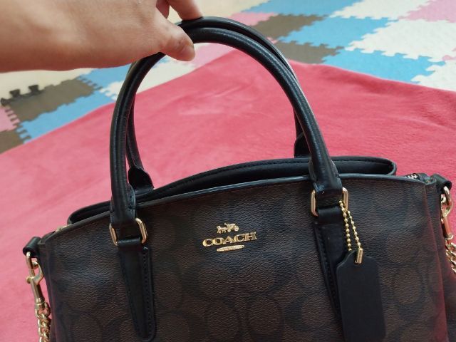 กระเป๋า Coach 2 way hand and shoulder Bag. Pvc Leather. สภาพ มือสอง ซื้อมาจาก USA ของแท้แน่นอน  รูปที่ 5