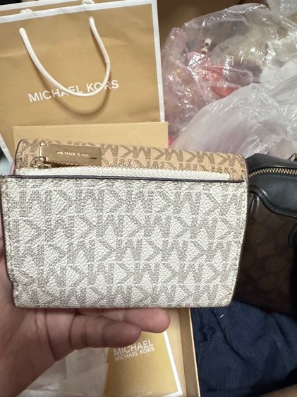 กระเป๋า สตางค์ michael kors ของแท้ รูปที่ 4