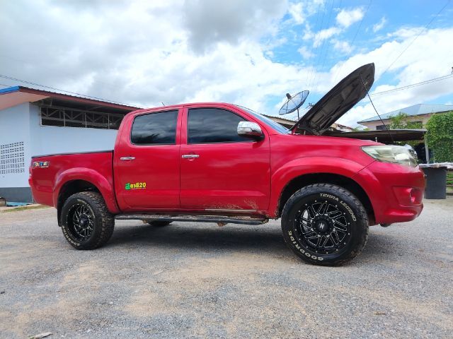 รถ Toyota Hilux Vigo Champ Double Cab 2.5 E VNT Prerunner สี แดง