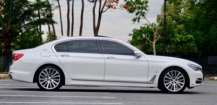 BMW Series 7 2020 740Le Sedan ปลั๊กอินไฮบริด (PHEV) ไม่ติดแก๊ส เกียร์อัตโนมัติ ขาว รูปที่ 4