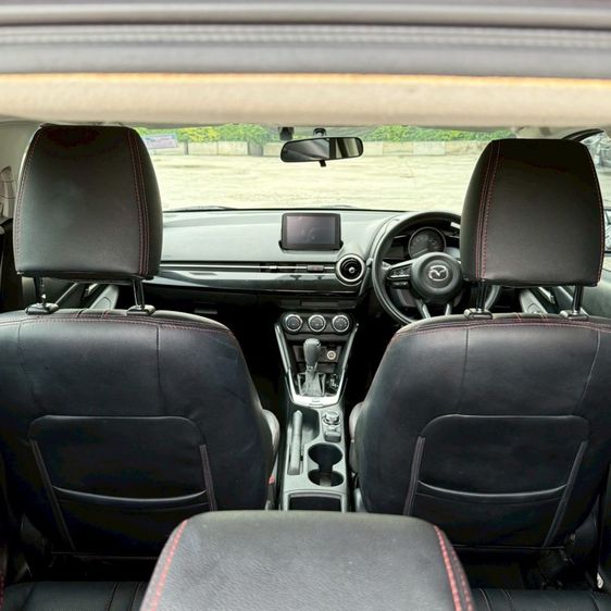 Mazda Mazda 2 2021 1.3 High Connect Sedan ดีเซล ไม่ติดแก๊ส เกียร์อัตโนมัติ แดง รูปที่ 4