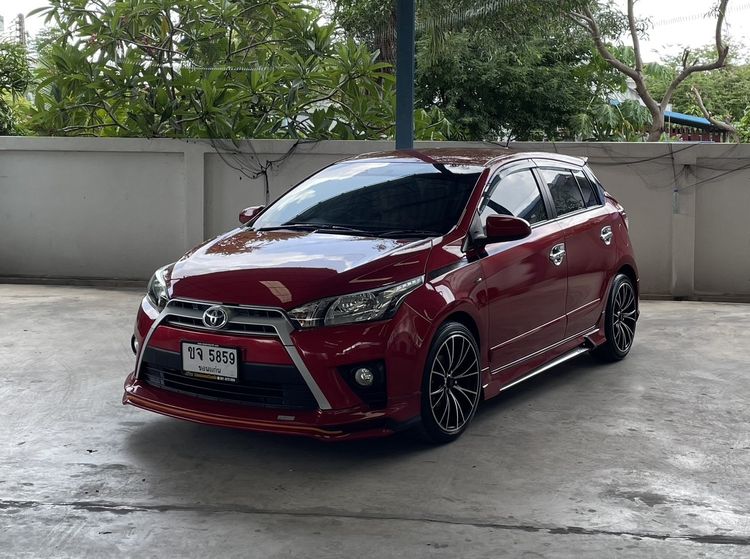 รถ Toyota Yaris 1.2 E สี แดง
