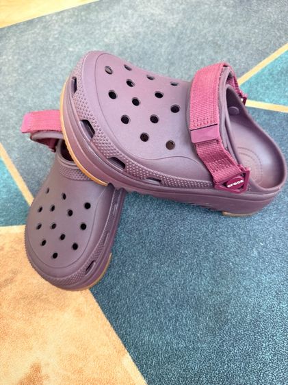 Crocs รุ่น Hiker Xscape Clog สี Dark Cherry รูปที่ 7