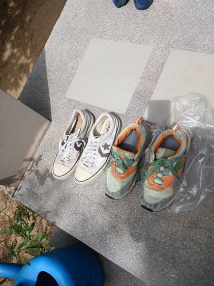 ขาว UK 8.5 | EU 42 2/3 | US 9 Converse ขายคู่รองเท้าผ้าใบ