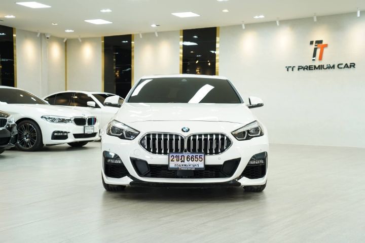 รถ BMW Series 2 220i สี ขาว