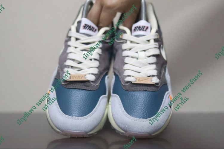 รองเท้า NIKE AIR MAX 1 แท้ 💯 เบอร์ 40 cm 25 คนเท้า 24.5-25.5 cm ใส่ได้ครับ สภาพใหม่มาก พื้นเต็ม ทรงสวย หายากน่าสะลมครับ รูปที่ 4