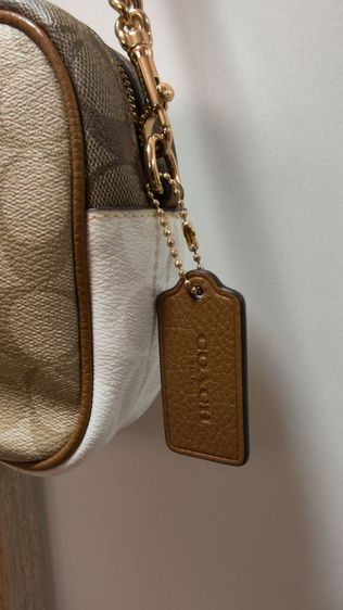 กระเป๋า Coach Cross body แท้100℅ รูปที่ 4