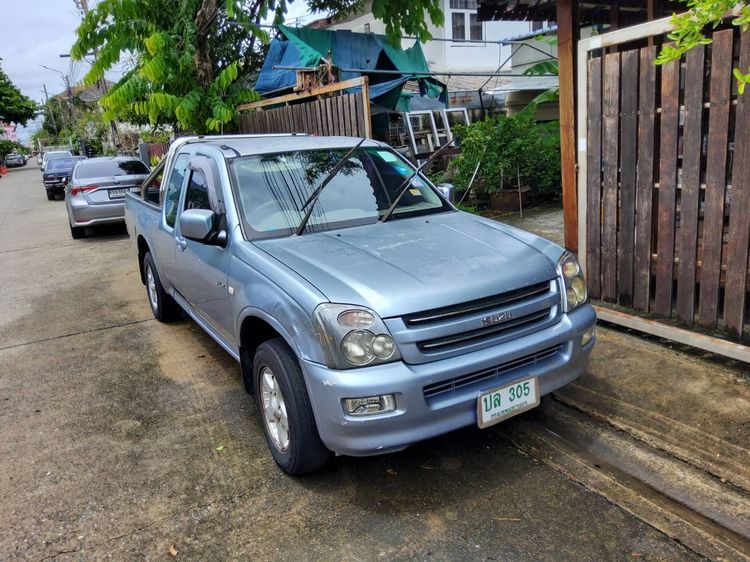 รถ Isuzu D-MAX 3.0 Hi-Lander สี เงิน