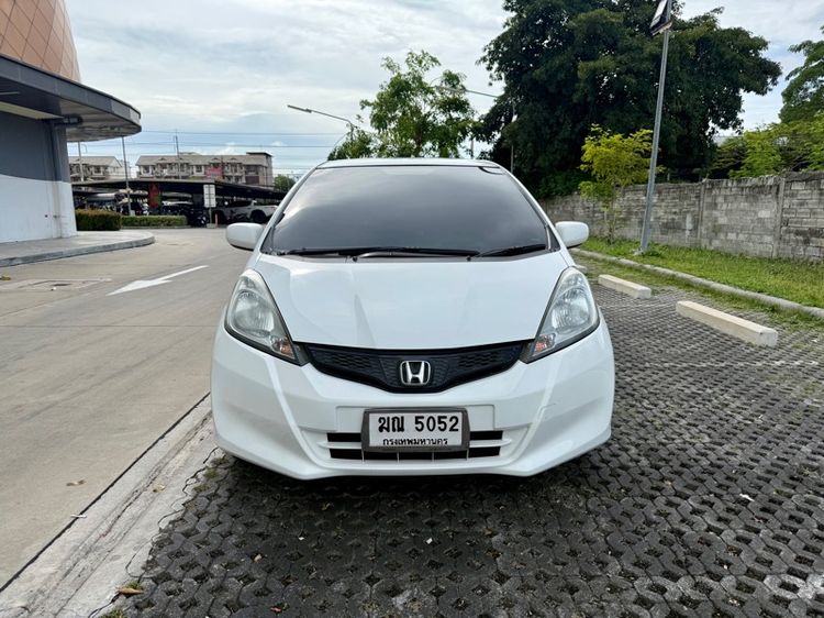 Honda Jazz 2012 1.5 S i-VTEC Sedan เบนซิน ไม่ติดแก๊ส เกียร์อัตโนมัติ ขาว รูปที่ 2