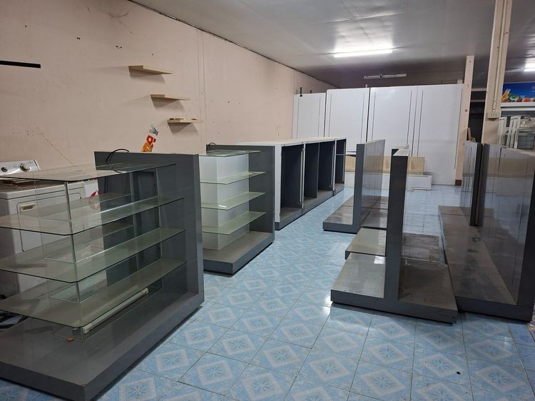 ขายเหมาชั้นวางสินค้า พร้อมอุปกรณ์ เคาร์เตอร์