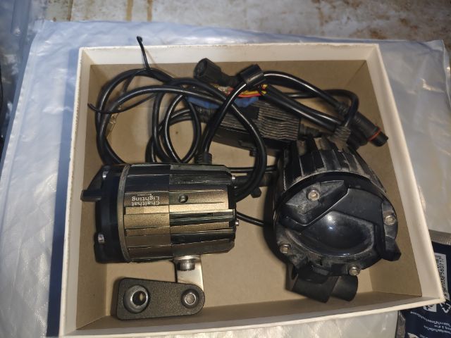 อื่นๆ ขาย สปอร์ตไลท์ 60w แท้
