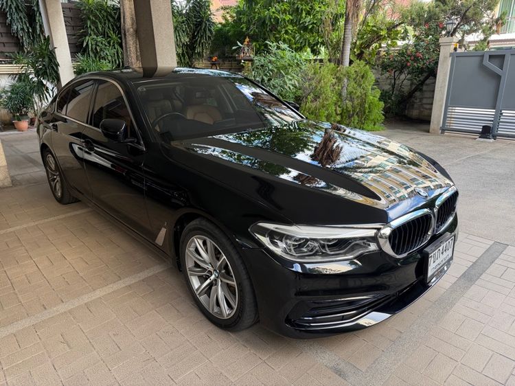 BMW Series 5 2019 530e Sedan ปลั๊กอินไฮบริด (PHEV) เกียร์อัตโนมัติ ดำ รูปที่ 2