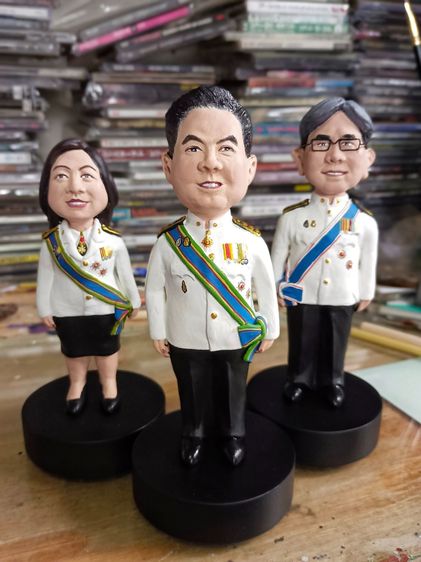 ตุ๊กตาเกษียณอายุงาน,ของที่ระลึกเกษียณงานงานปั้นโมเดลตุ๊กตาตามแบบจากไฟล์รูปภาพสั่งปั้นออนไลน์
