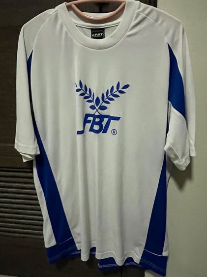 เสื้อกีฬามือสอง