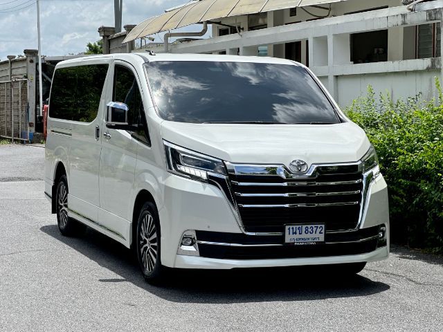 รถ Toyota Majesty 2.8 Premium สี ขาว