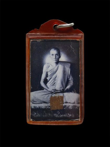 รูปถ่ายพระหลวงพ่อกวย ปี2558 ฟิล์มม่วงนิยม สุดหายากสุด รูปที่ 2