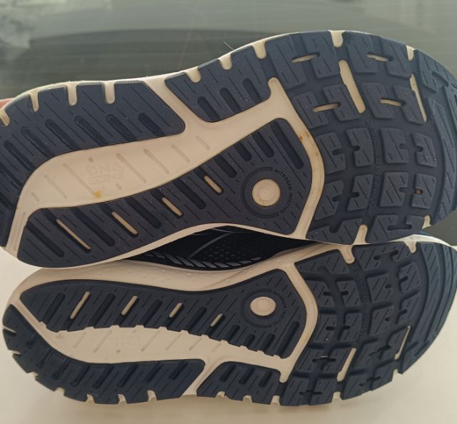 ขาย Brooks  Gts 23 สภาพสวย ใส่เบาสบาย ของแท้ size 43/275cm ของแท้ 100% รูปที่ 6