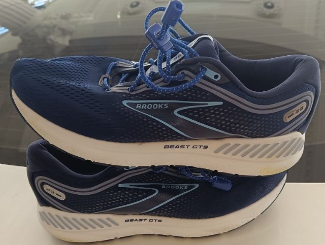 ขาย Brooks  Gts 23 สภาพสวย ใส่เบาสบาย ของแท้ size 43/275cm ของแท้ 100% รูปที่ 2