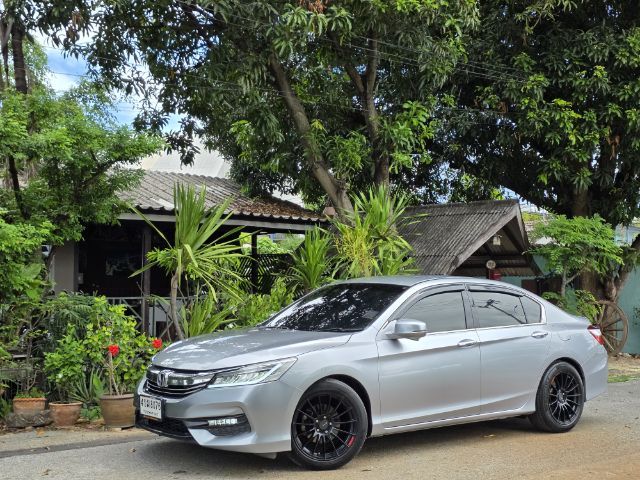 รถ Honda Accord 2.0 EL i-VTEC สี บรอนซ์เงิน