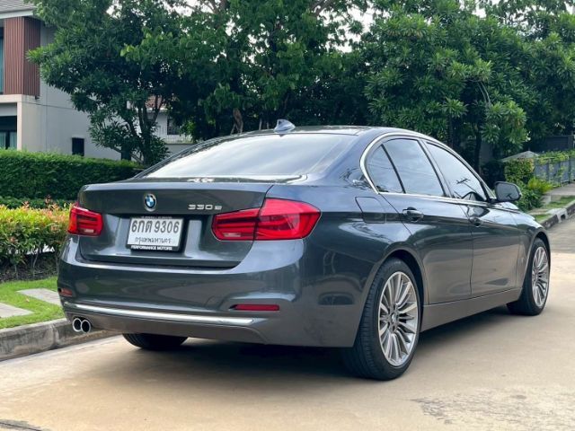 BMW Series 3 2017 Activehybrid 3 Sedan ปลั๊กอินไฮบริด (PHEV) เกียร์อัตโนมัติ เทา รูปที่ 4