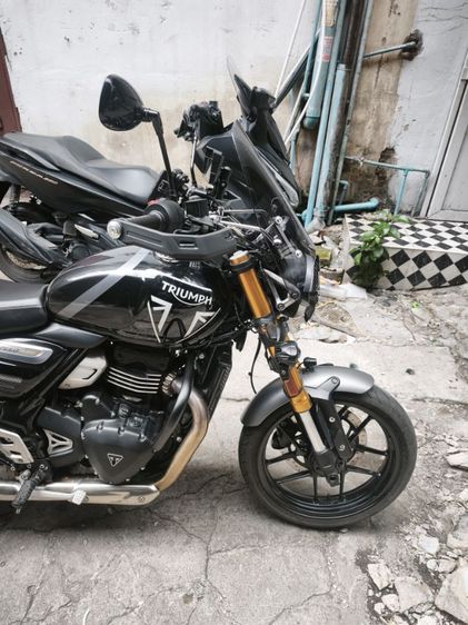 Bonneville T120 2024 Triumph speed 400 ปี 24 ไม่เคยล้ม ไม่มีอุบัติเหตุใดๆเลย ดูแลอย่างดี จอดมากกว่าขี่ พร้อมขี่ได้เลย สนใจดูรถได้บางกอดใหญ่ห