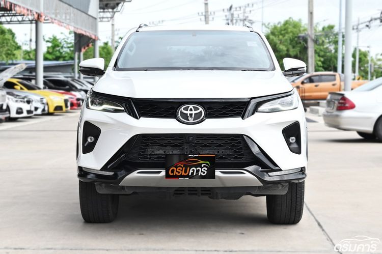 Toyota Fortuner 2022 2.4 Leader V Utility-car ดีเซล ไม่ติดแก๊ส เกียร์อัตโนมัติ ขาว รูปที่ 2