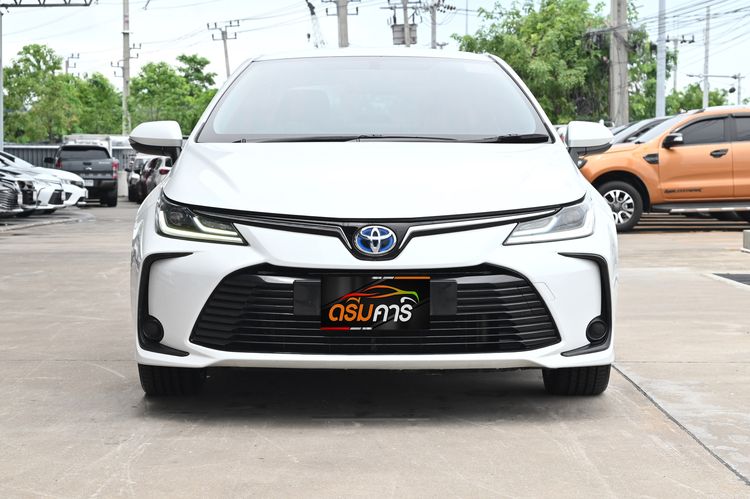 Toyota Altis 2022 1.8 Hybrid Premium Sedan ไฮบริด ไม่ติดแก๊ส เกียร์อัตโนมัติ ขาว รูปที่ 2