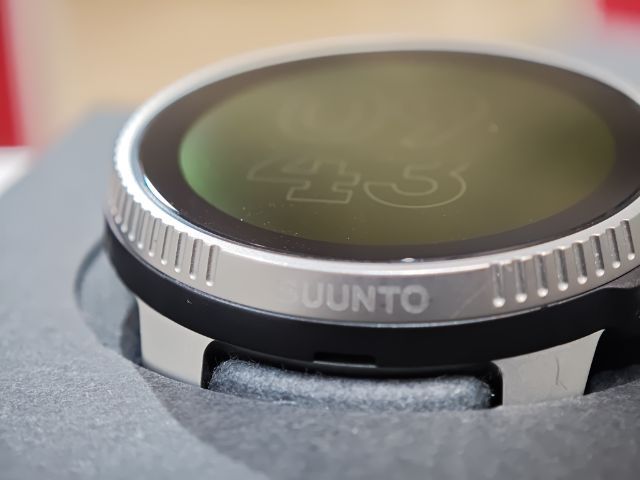 ขาย Suunto Race Titanium Charcoal  รูปที่ 4