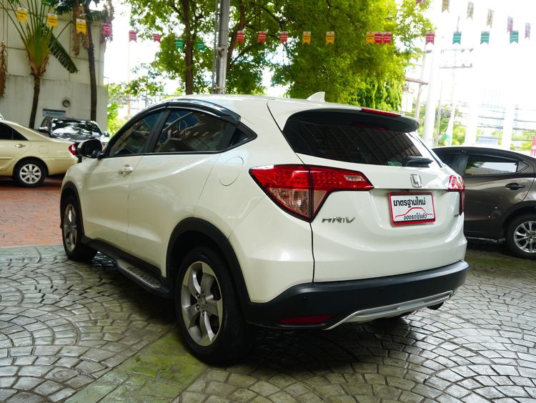 Honda HR-V 2015 1.8 E Sedan เบนซิน ไม่ติดแก๊ส เกียร์อัตโนมัติ ขาว รูปที่ 4