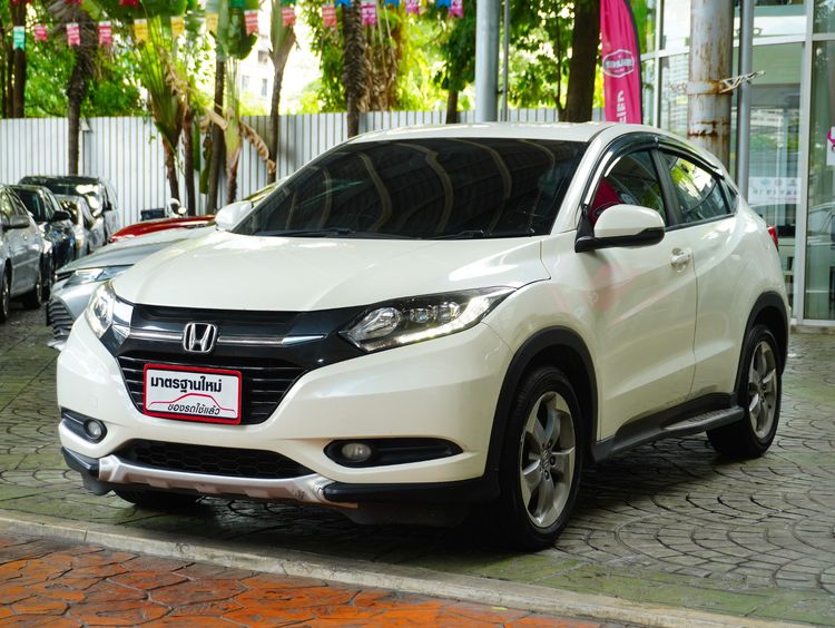รถ Honda HR-V 1.8 E สี ขาว