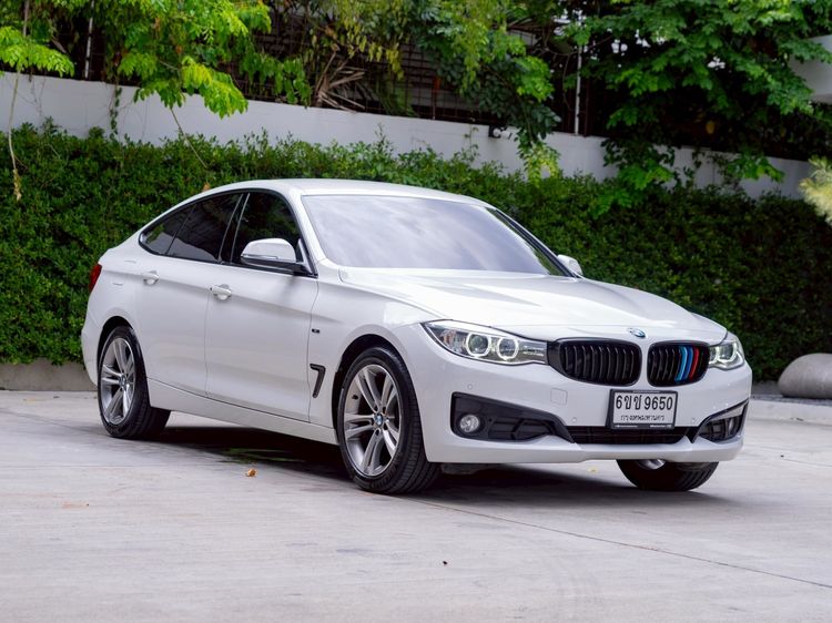 รถ BMW Series 3 320d สี ขาว
