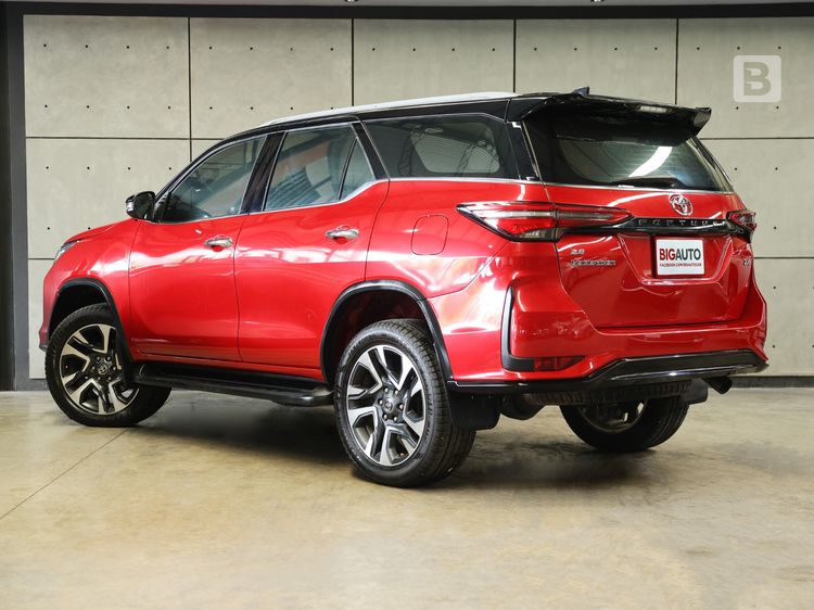 Toyota Fortuner 2021 2.8 Legender Black Top 4WD Utility-car ดีเซล ไม่ติดแก๊ส เกียร์อัตโนมัติ แดง รูปที่ 4