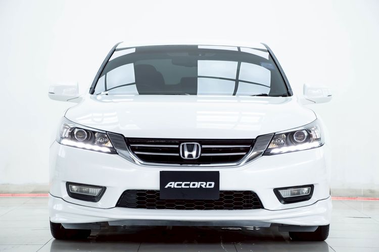 Honda Accord 2015 2.0 EL Sedan เบนซิน ไม่ติดแก๊ส เกียร์อัตโนมัติ ขาว รูปที่ 4