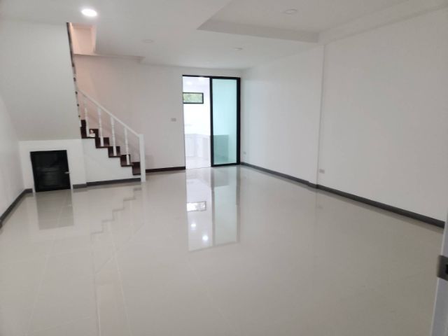ขายทาวน์เฮ้าส์ รีโนเวทใหม่
