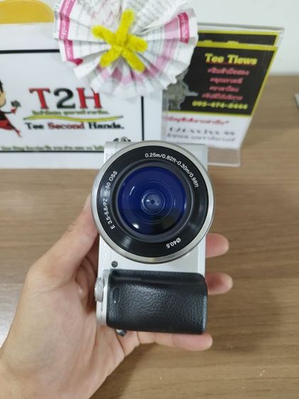 กล้อง Sony A6400 สีเงิน พร้อมเลนส์ kit 16-50mm สภาพนางงาม ชัตเตอร์ 10xxx- อปก.ครบ ตามภาพ ใช้งานปกติ
ไม่มีตำหนิใดๆ
ราคา 17500-ครับ🙏🙇‍♂️
 รูปที่ 2