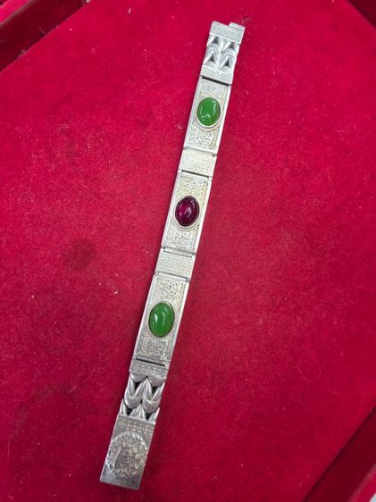 สร้อยข้อมือ สีเงิน สวยหนักๆ รุ่นเก่าเขียน925 ขายเป็นชิ้นงาน ของสะสม ตามสภาพ ไม่ได้รับประกัน พร้อมส่ง