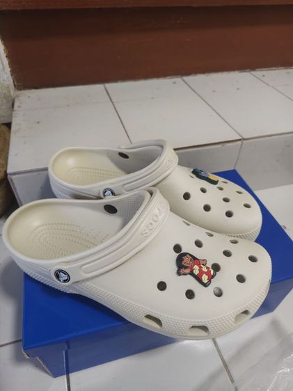 รองเท้า crocs classic size42-43 สภาพดีมาก พื้นเต็มๆ ใช้งานน้อยมาก รูปที่ 5