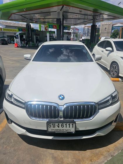 BMW Series 5 2023 530e Sedan เบนซิน ไม่ติดแก๊ส เกียร์อัตโนมัติ ขาว รูปที่ 2